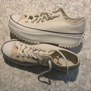 Converse Run Star Hike Platform Low Top White Beige / men’s 9.5 women’s 10.5